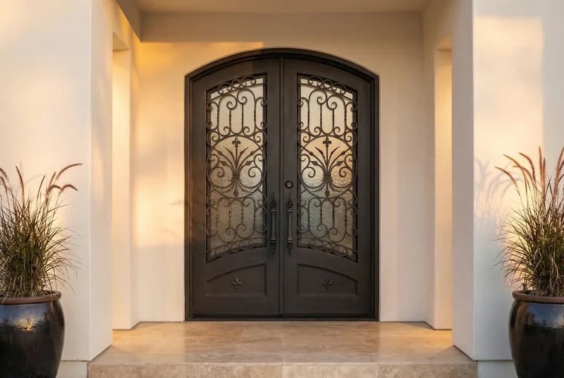 Eyebrow Top Double Door in setting - DE102